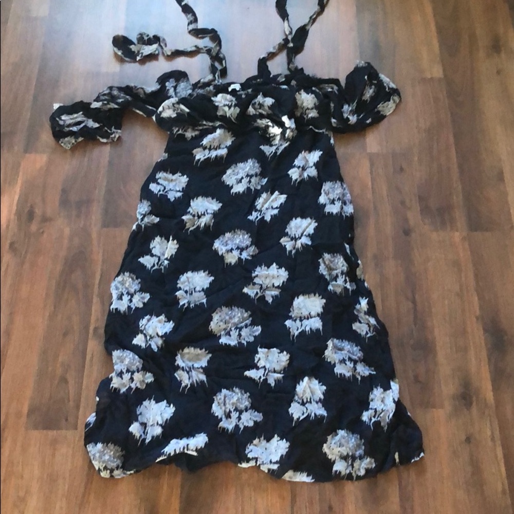Ganni EUC Off shoulder tie dress 38 Floral